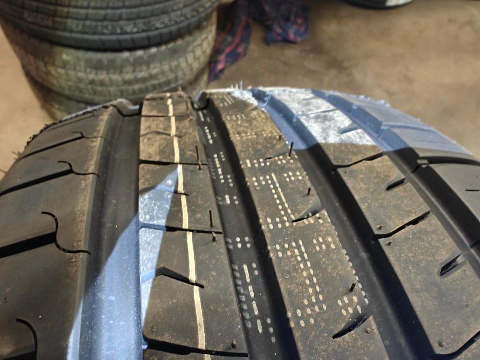 245/40R18 kesärengas