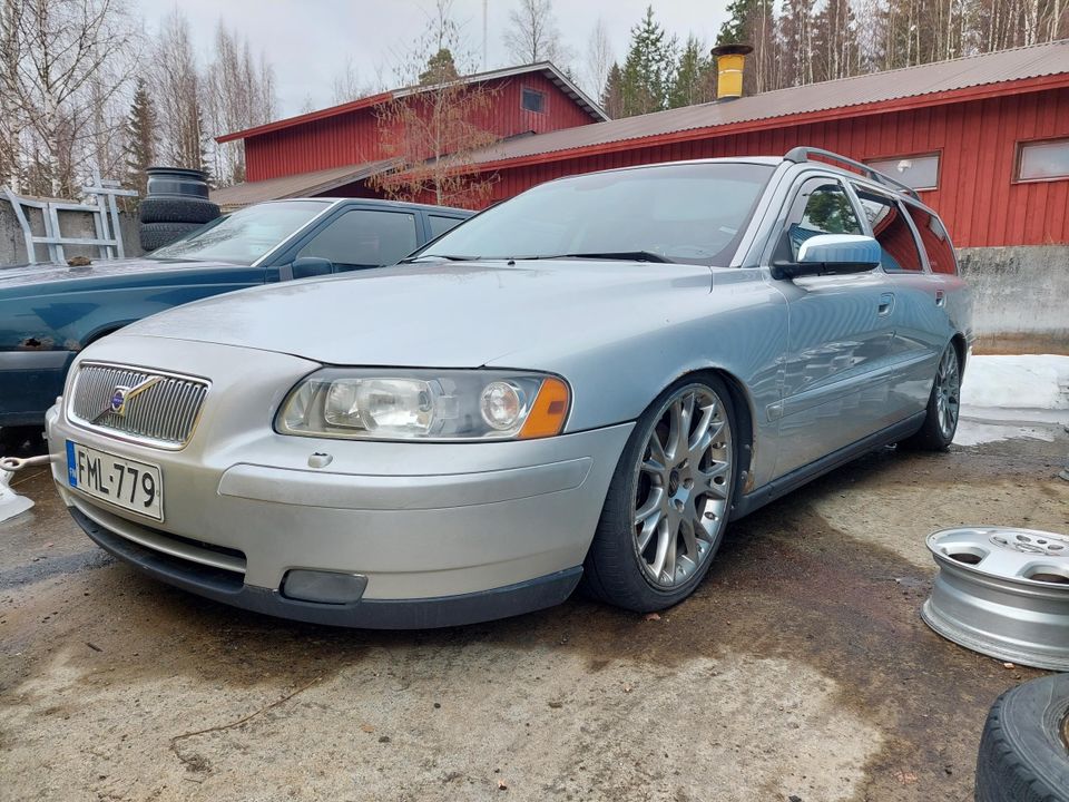 Volvo V70 D5