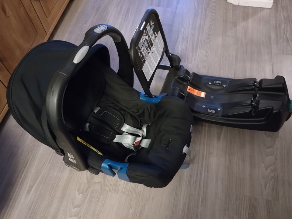 Turvaistuin Britax Römer Baby-Safe Plus SHR II + isofix telakka