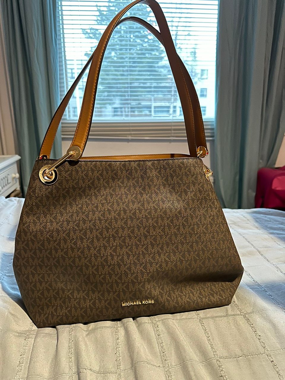 Michael Kors Raven shoulder bag