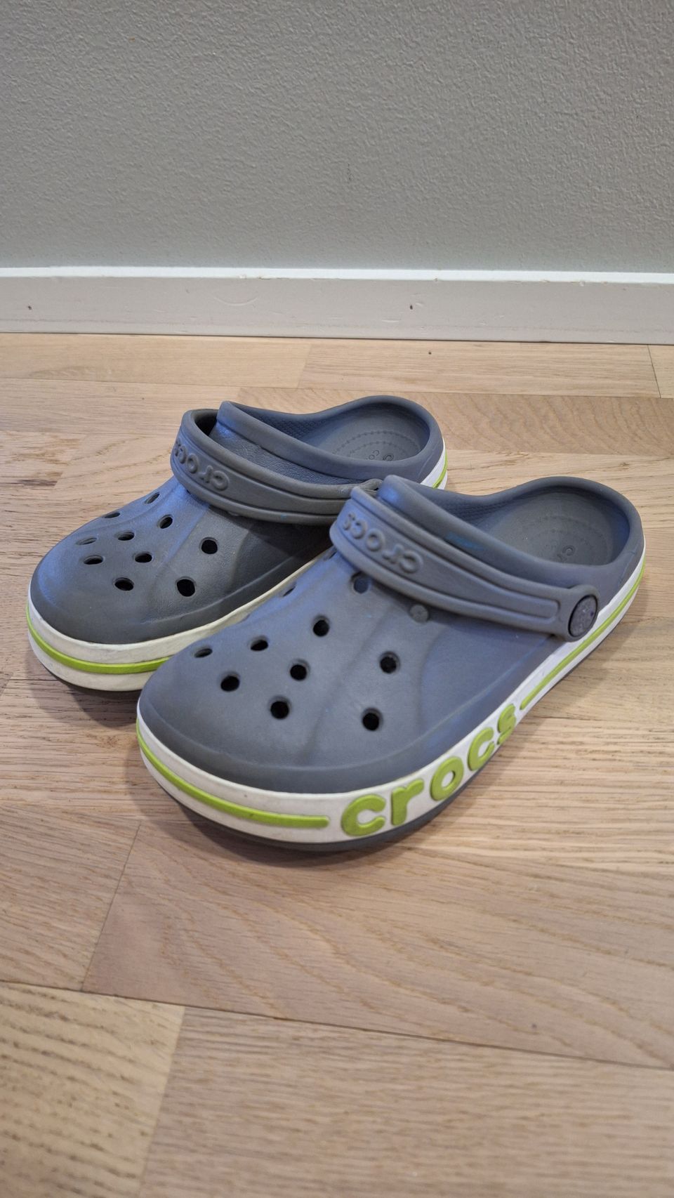 Crocs sandaalit J2