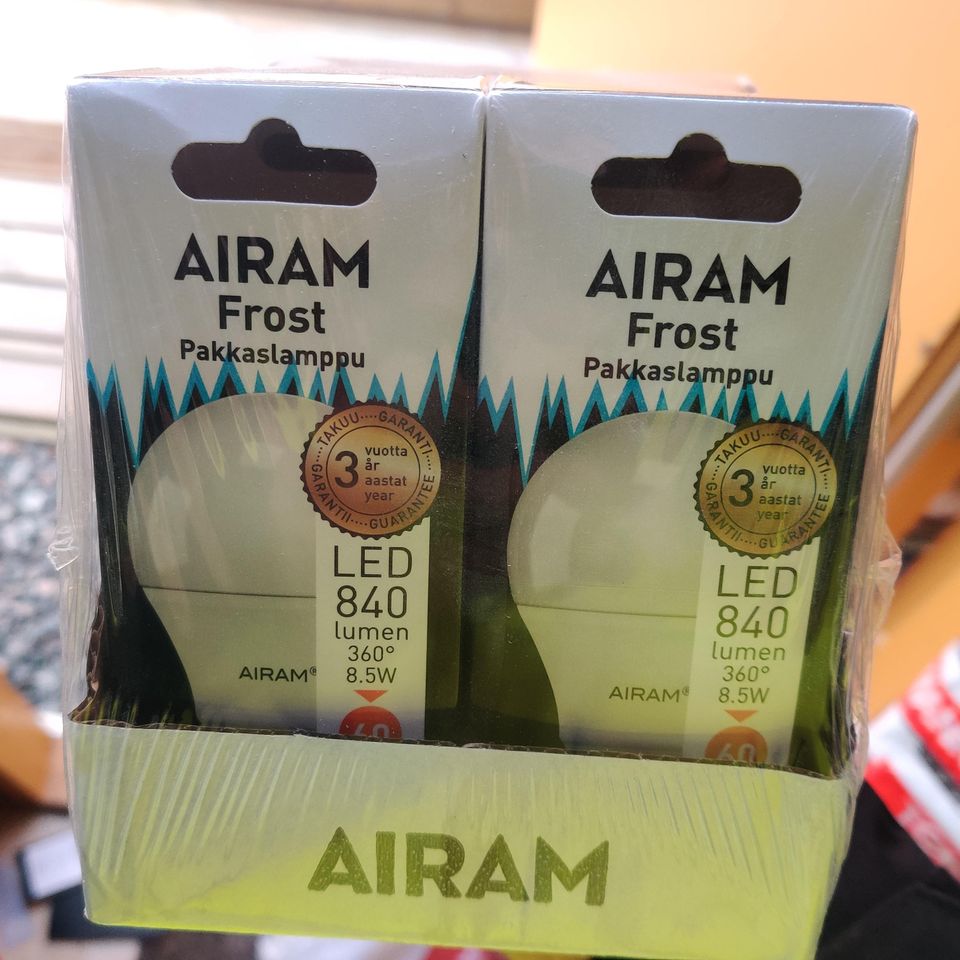Airam

Airam LED 8,5W/840 E27 vakiolamppu
840lm