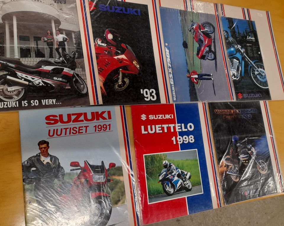 Suzuki Moottoripyörä esitteet