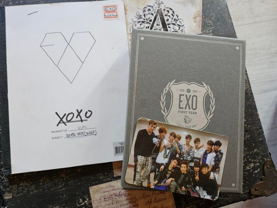 EXO XOXO k-pop albumi + EXO first year box + kuvakortti