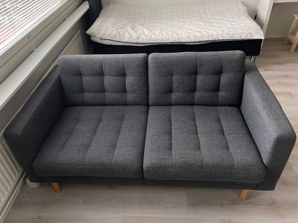 Ikea Landskrona 2:n istuttava sohva