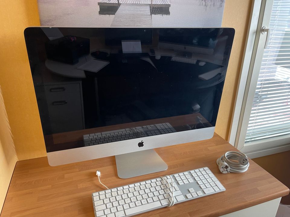 IMAC 27 + Näppäimistö ja hiiri