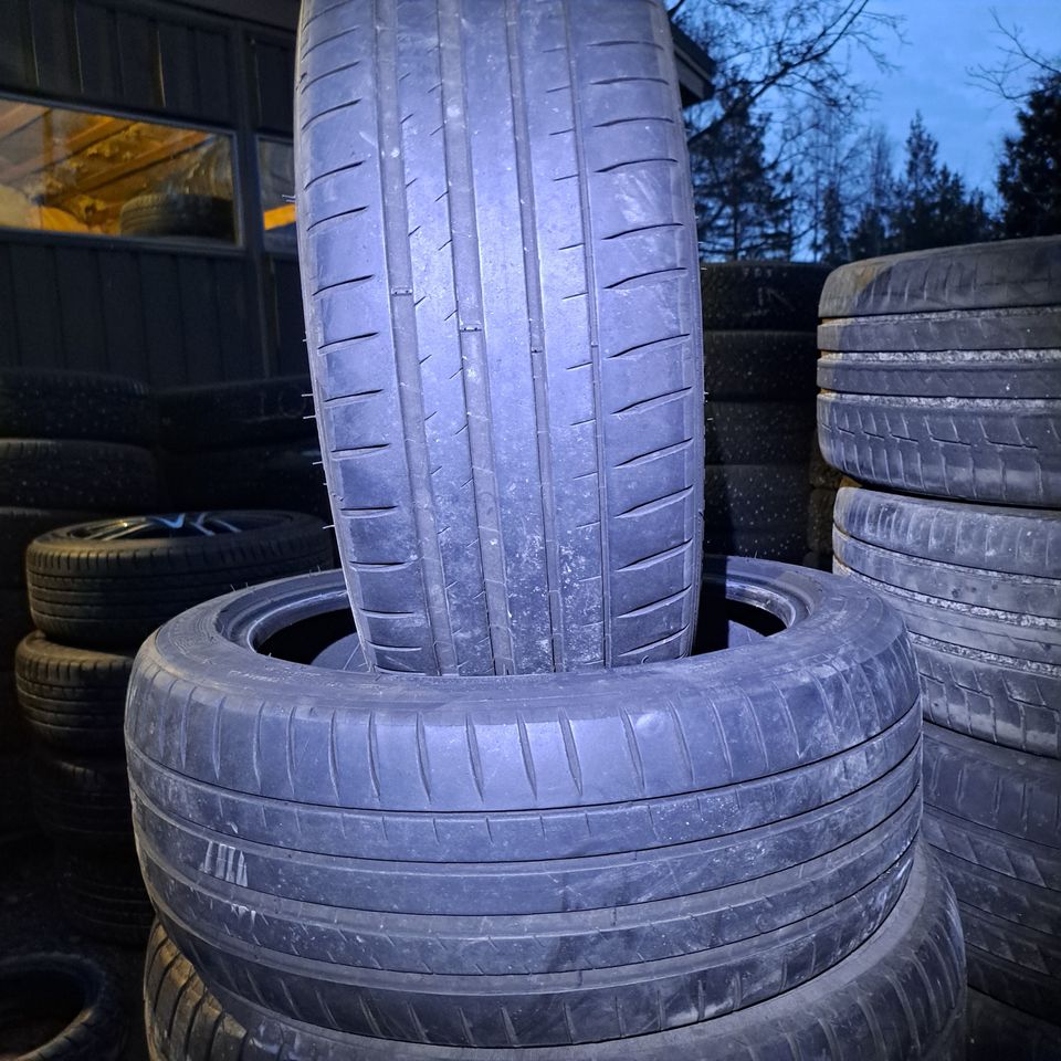 Michelin 225/45R18 kesäpari