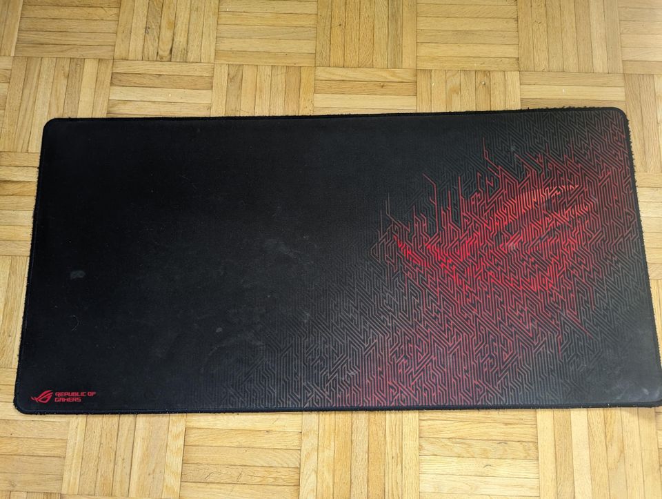 Asus Republic of Gamers mouse pad, 90x44cm