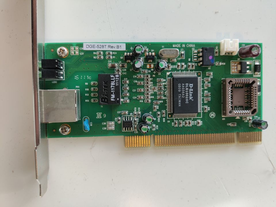 D-Link DGE-528T gigabit PCI verkkokortti