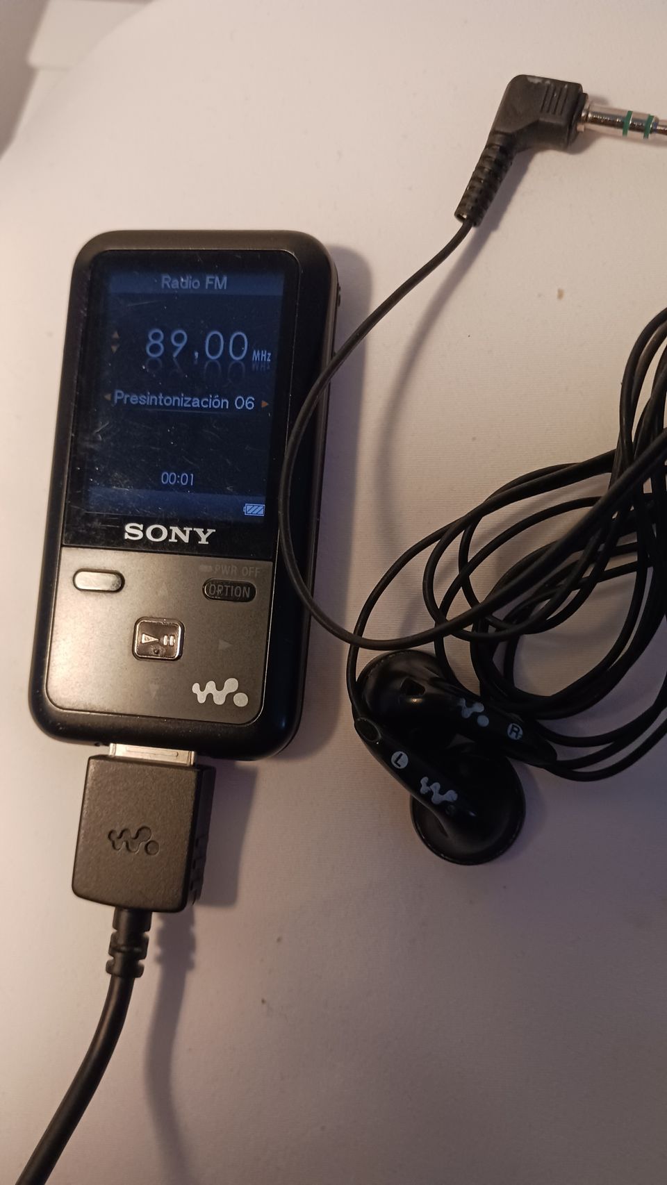 Sony Walkman + Samsonite laukku