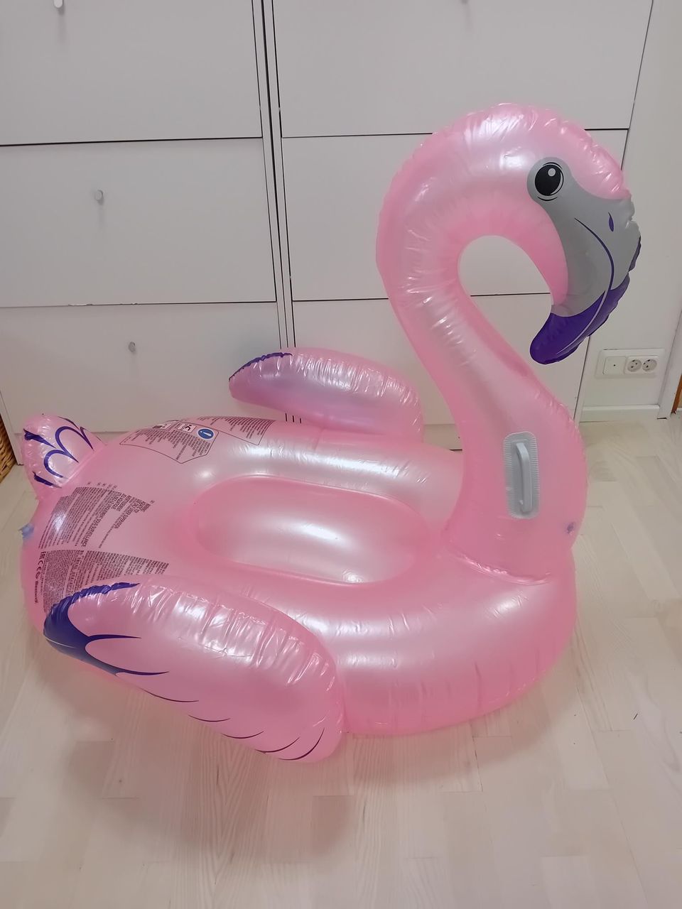 Flamingo uimalautta