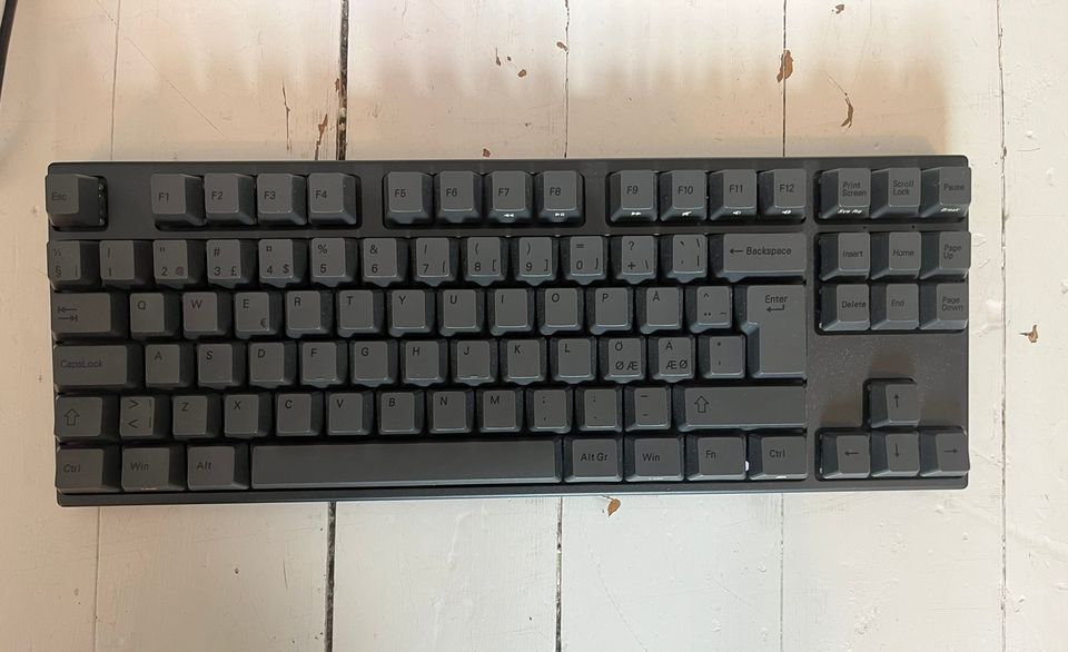 Varmilo VEA88 black, ei kätetty vain avattu ja testattu alle 10 minutti.