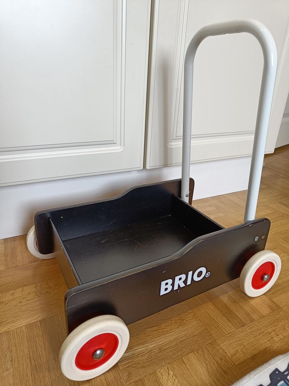 Brio kävelyvaunu