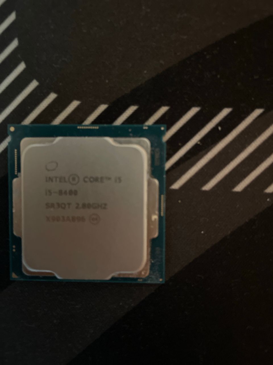 Intel core i5 8400 prosessori