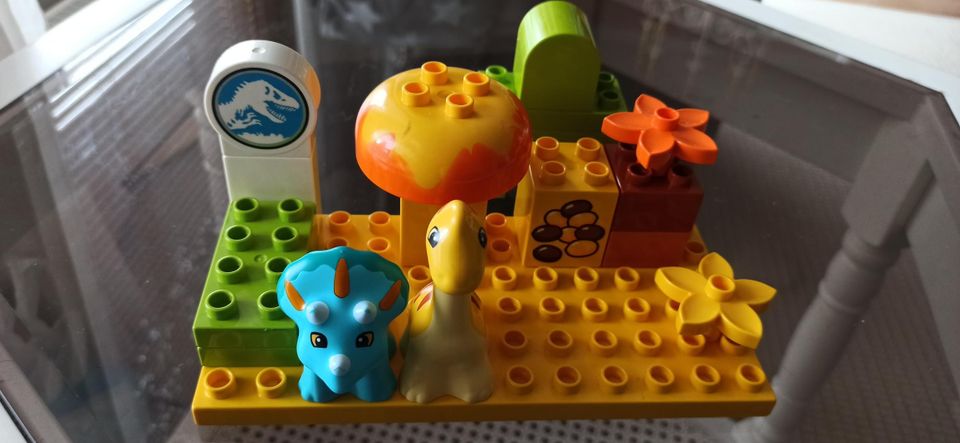 Myydään Lego Dublo-dinosaurussetti