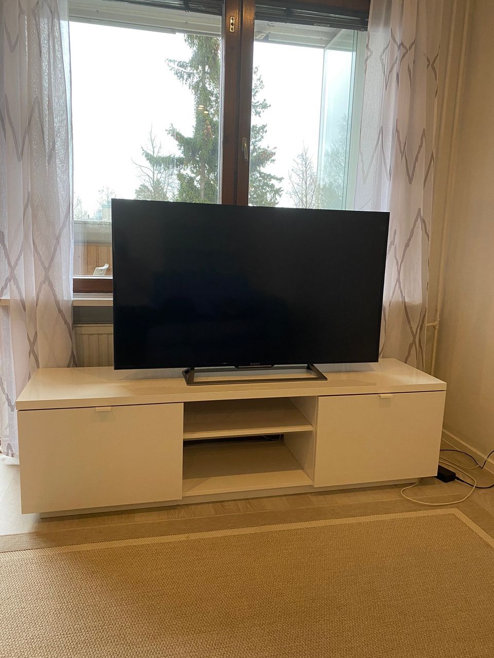 Ikea byås tv-taso
