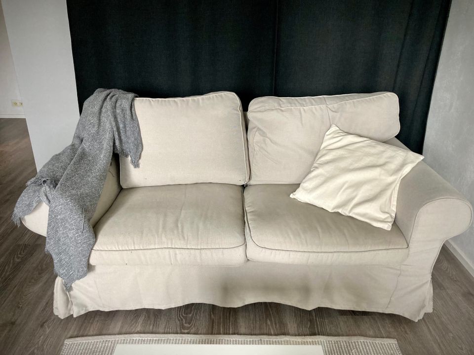EKTORP 2- istuttava sohva