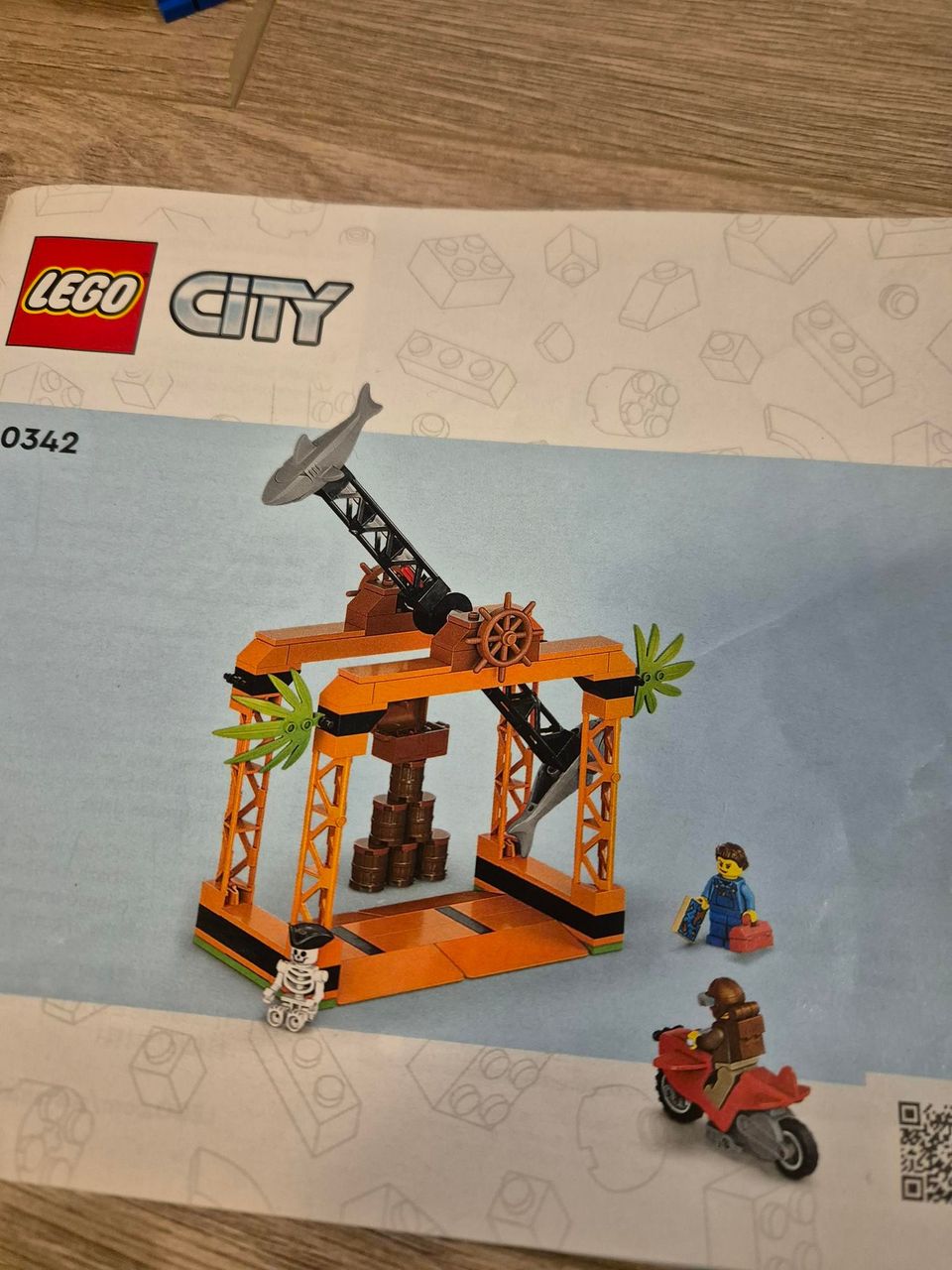 LEGO City Stuntz 60342 - Haihyökkäys-stunttihaaste