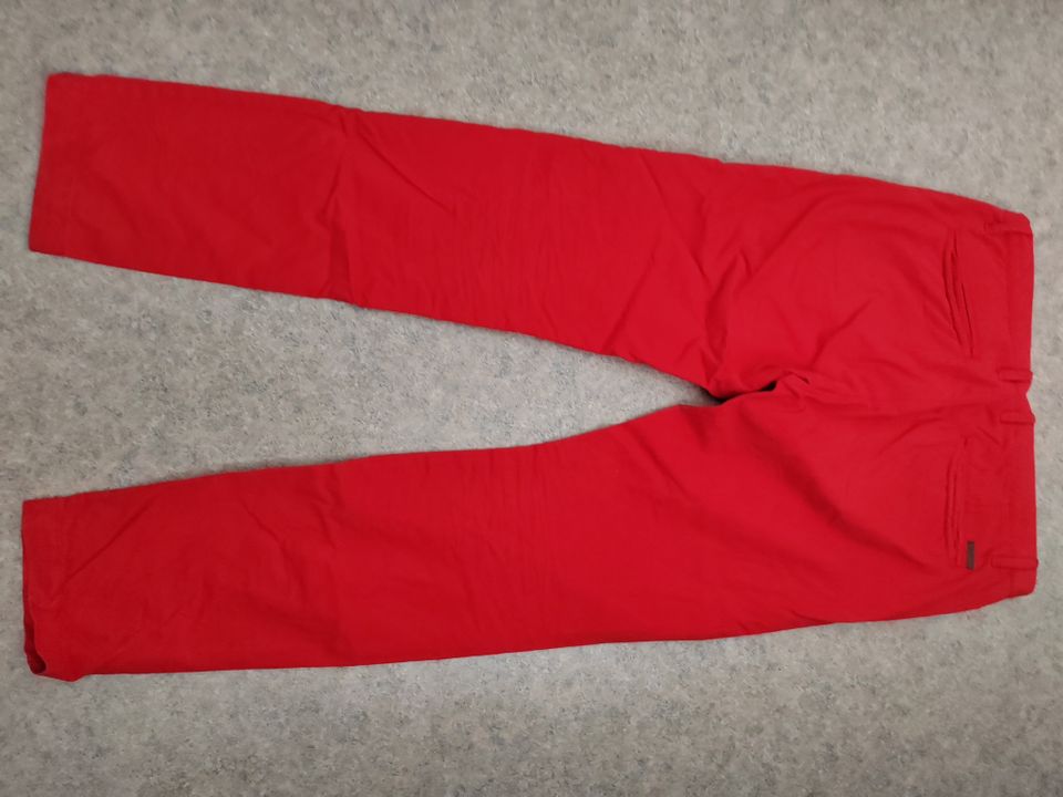 Punaiset Miesten housut