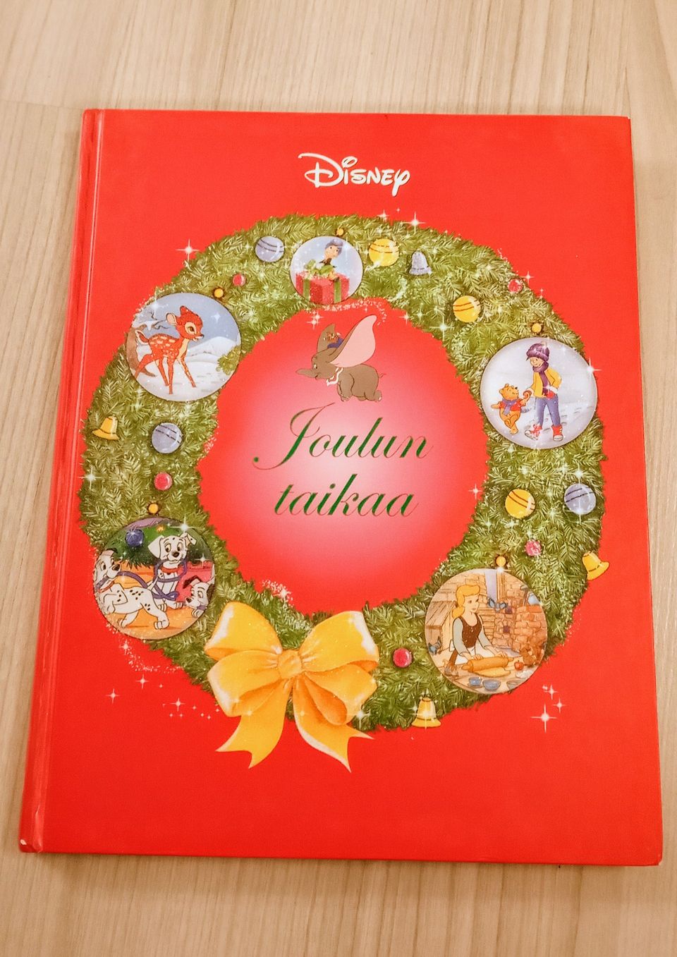 Disney Joulun taikaa kirja
