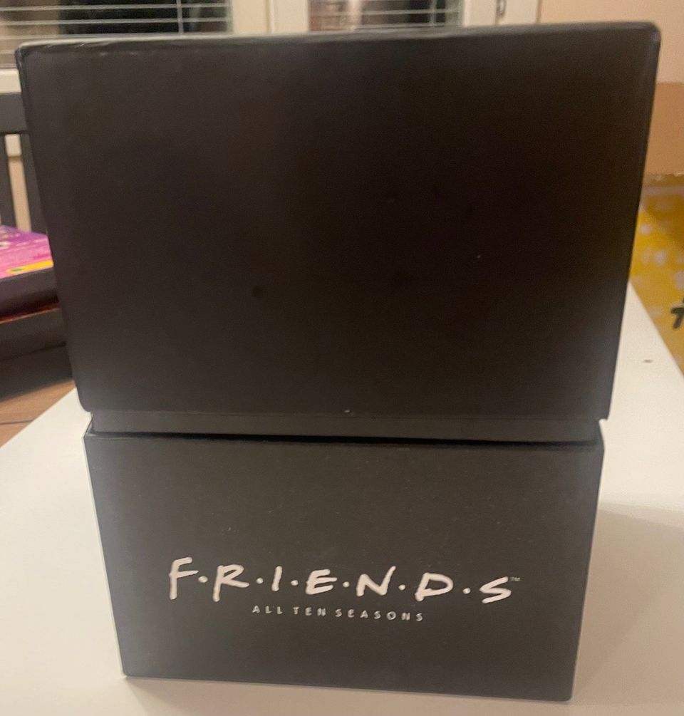 Friends / Frendit 10 kautta