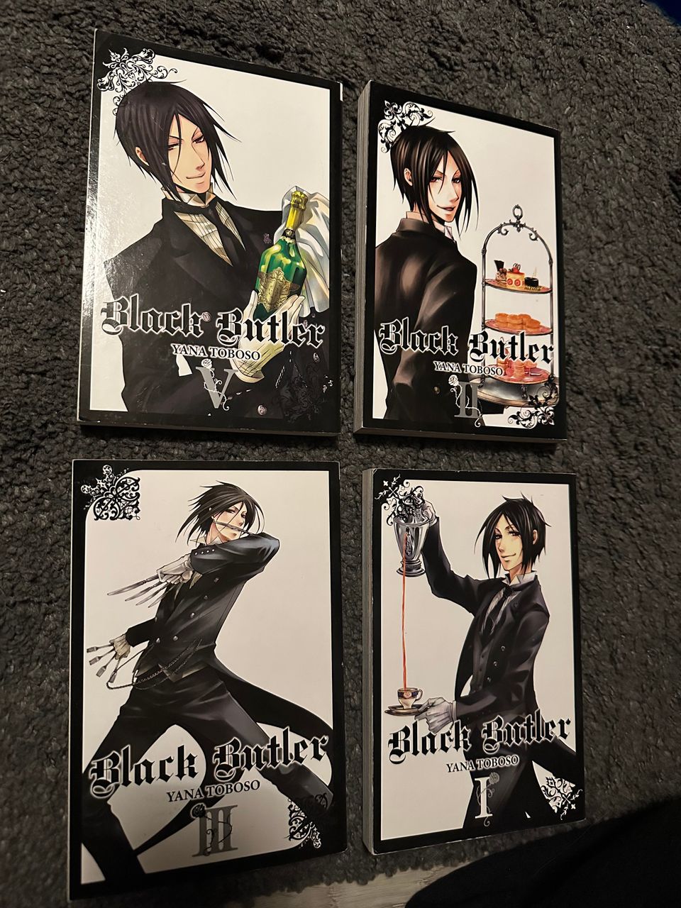 Black Butler manga (eng) osat 1-4