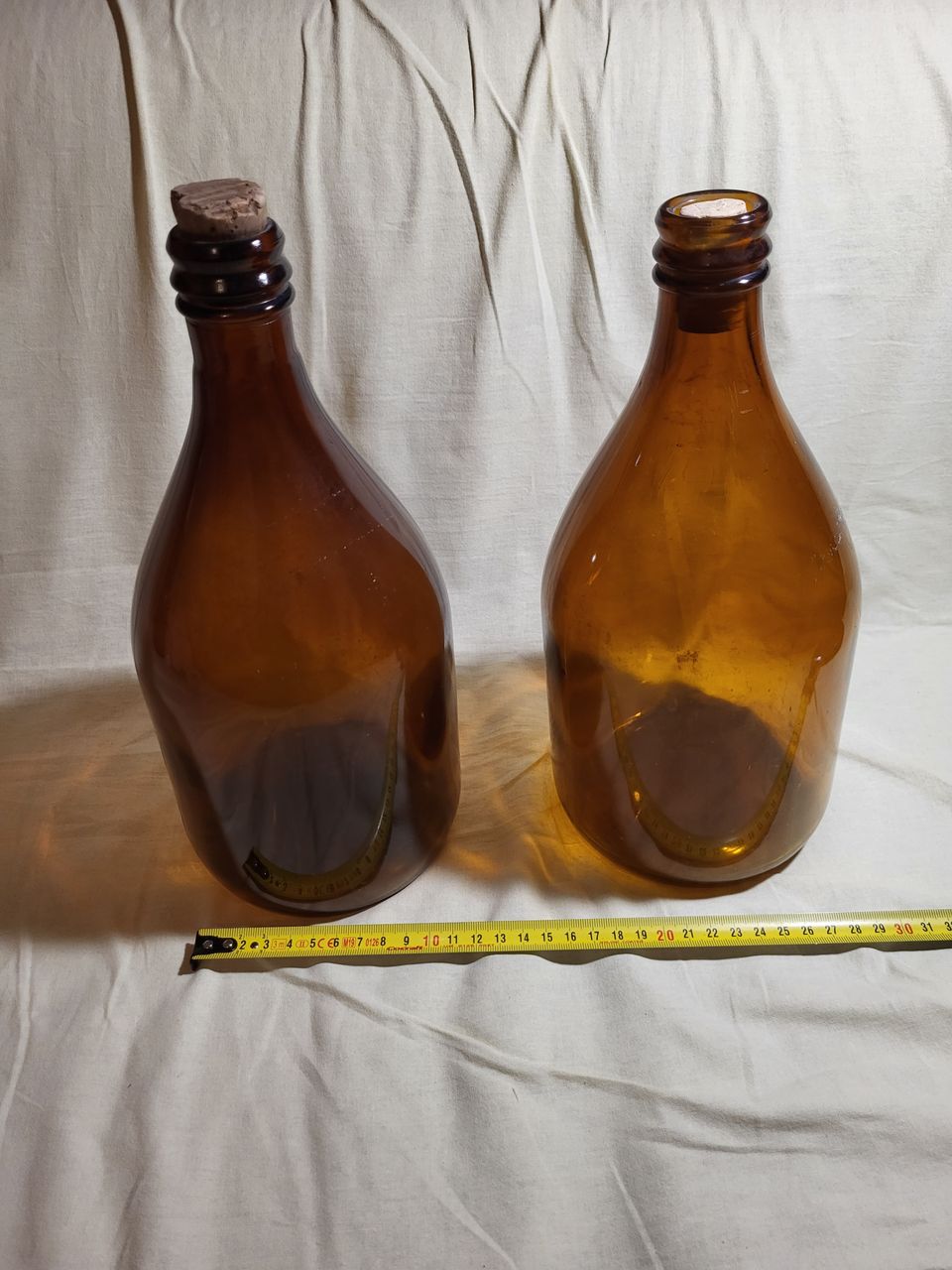 Vanhat ruskeat pullot Riihimäen ja Karhulan