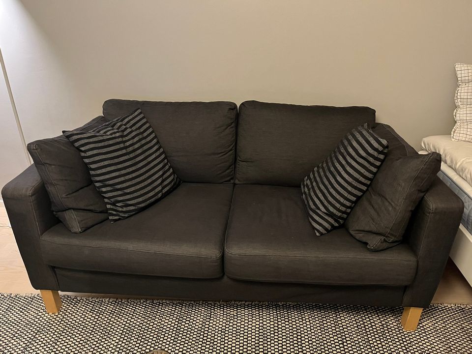 IKEA Karlstad 2 istuttava sohva ja rahi