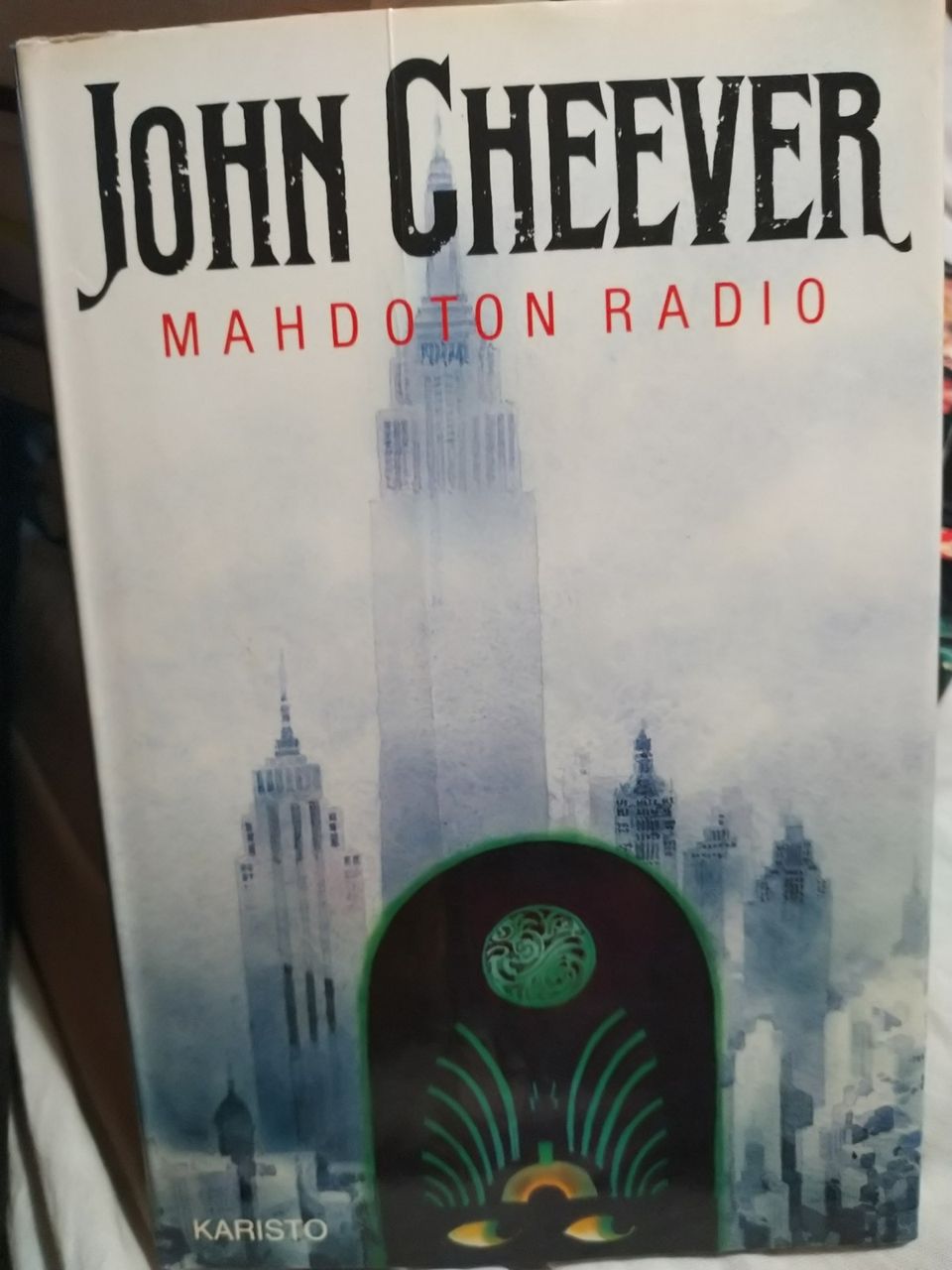 Mahdoton radio - John Cheever