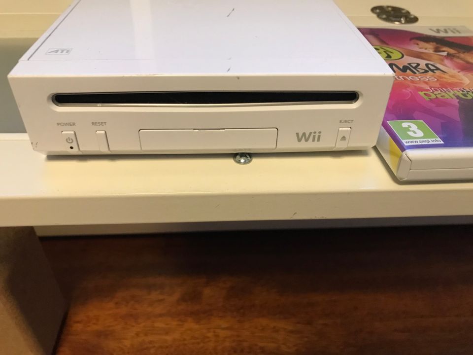 Wii pelikone ja pari peliä