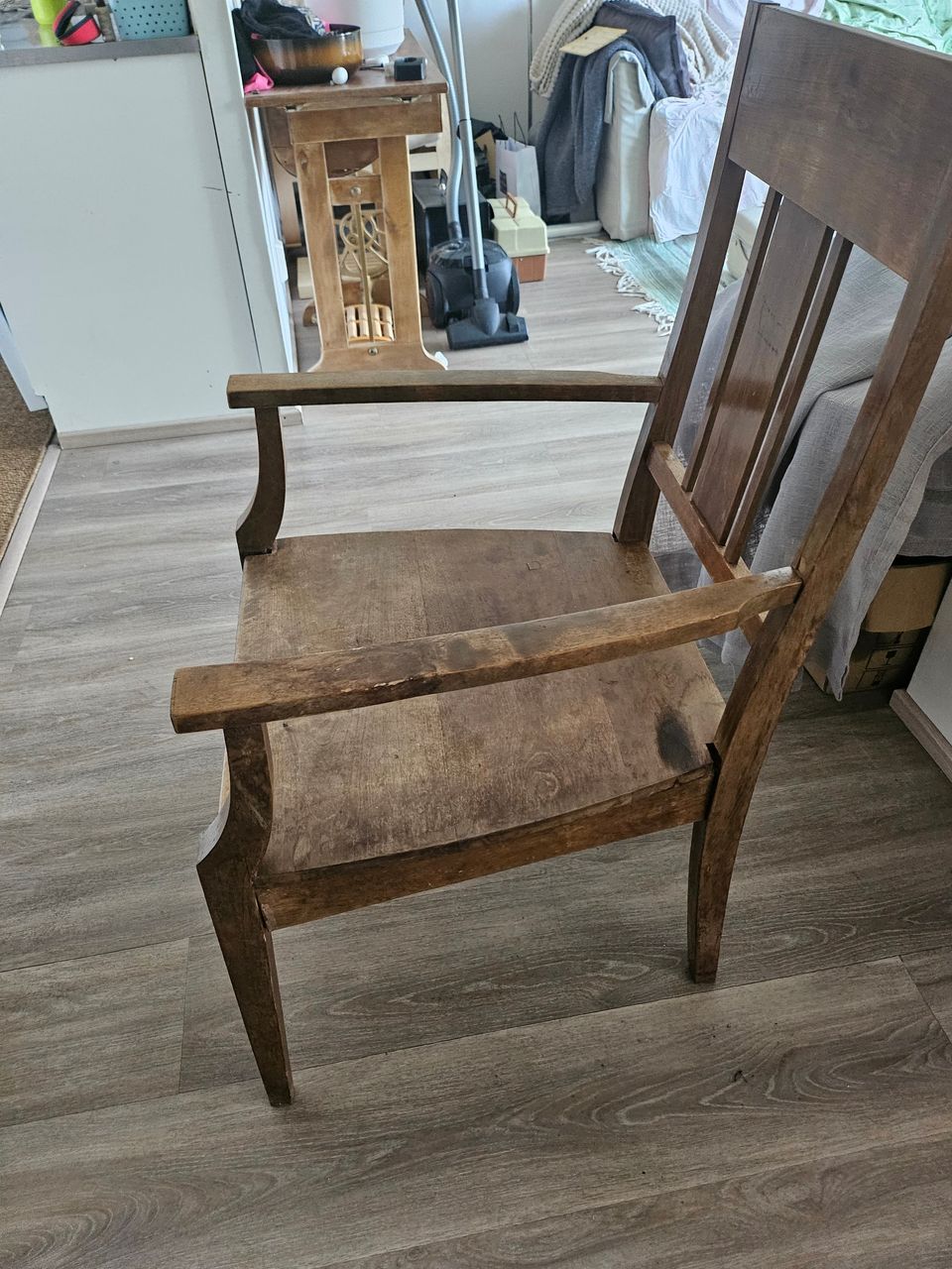 Vanha tuoli