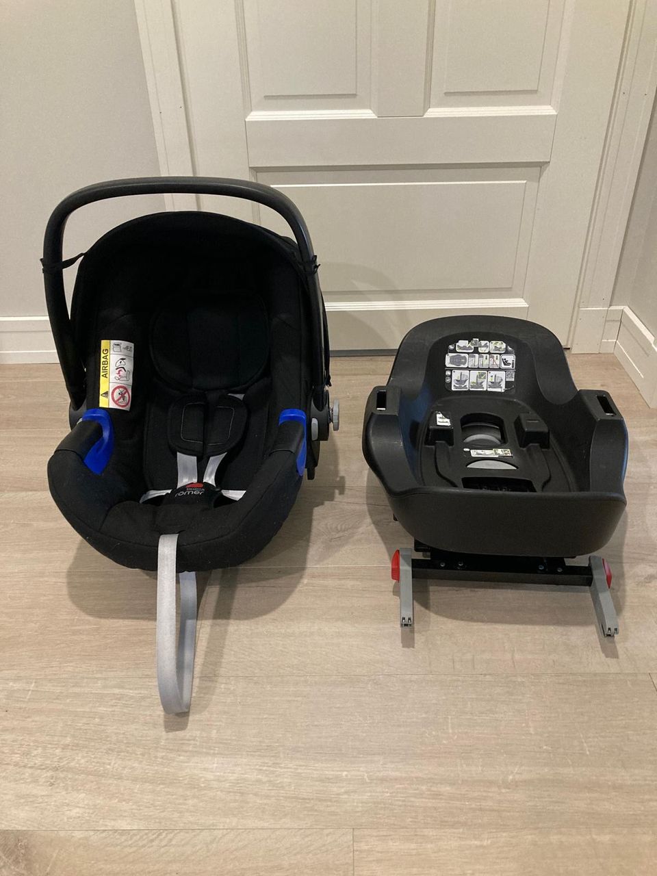 Britax Römer Baby-Safe i-Size + i-Size-telakka 2017