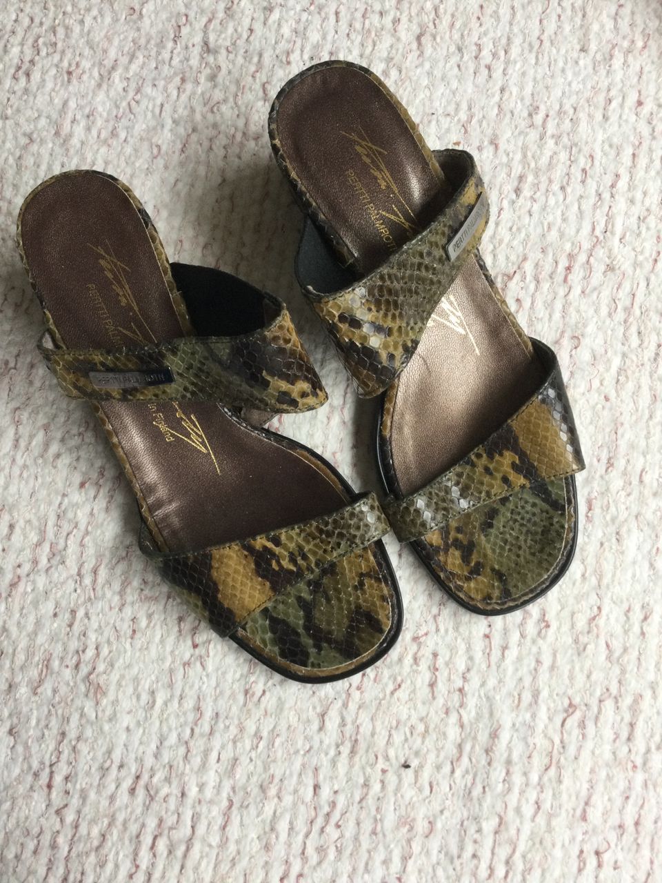 Palmrothin kotimaiset sandaalit