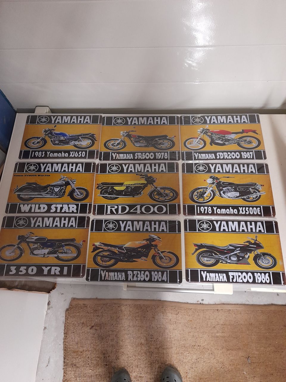 Yamaha moottoripyörä peltitauluja