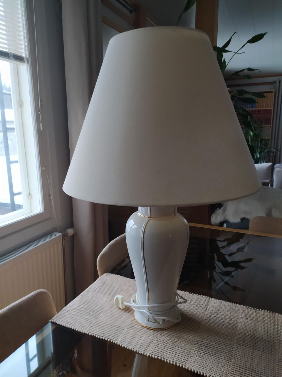 Näyttävä pöytävalaisin, K 80 cm