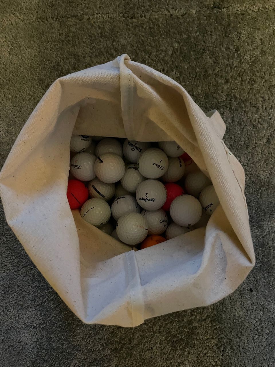 Golf palloja (1€ - 2€ kpl)