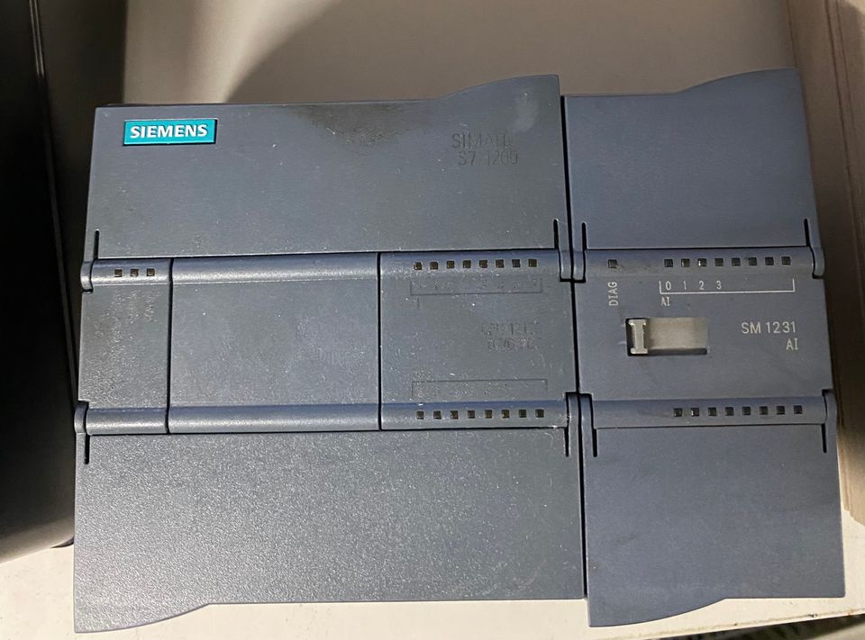 Siemens simatic s7-1200 1212c + SM 1231