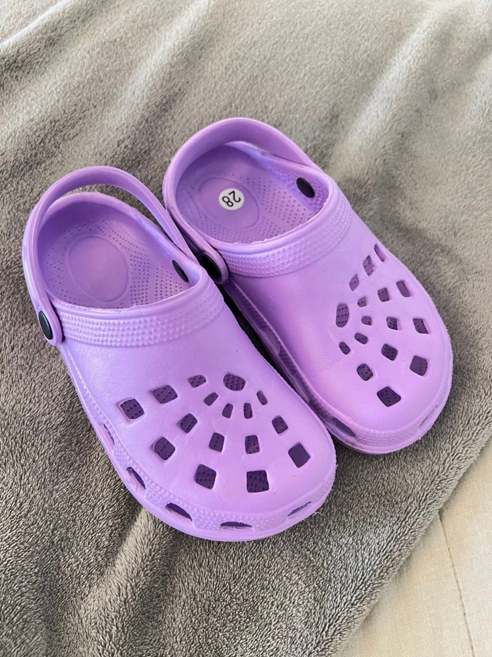 Lasten crocs -tyyppiset kengät 28