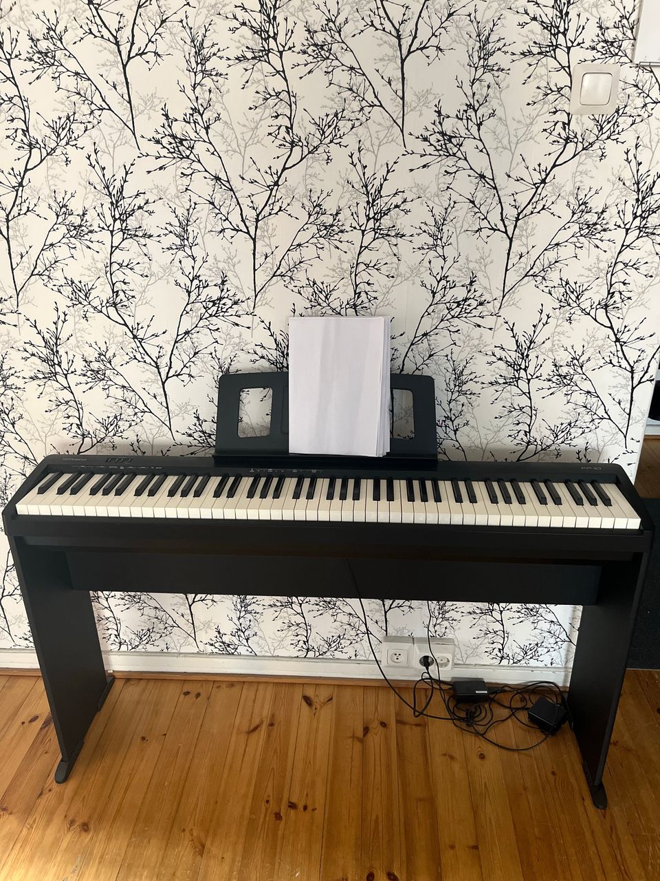 Roland FP-10 digitaalipiano