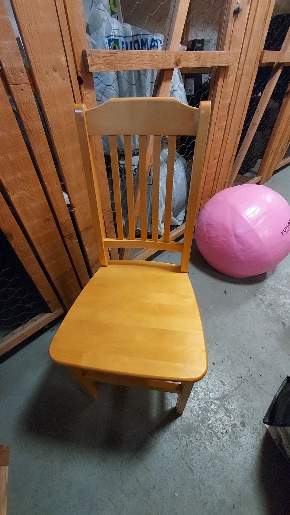Keittiönpöytä ja 5 tuolia