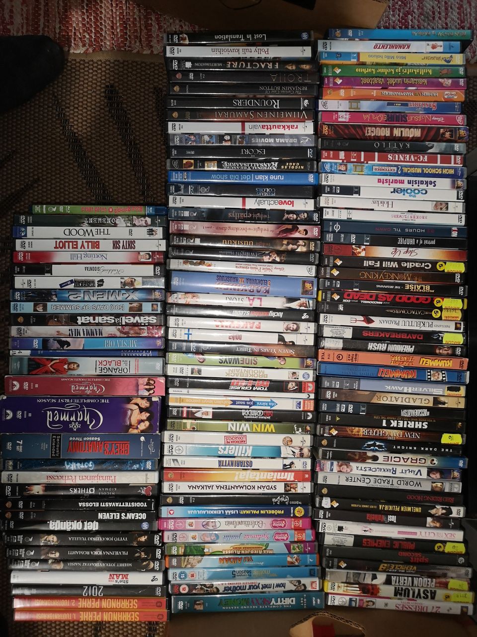Dvd elokuvat(yli 200kpl). Dvd-filmia ja sarjoja.