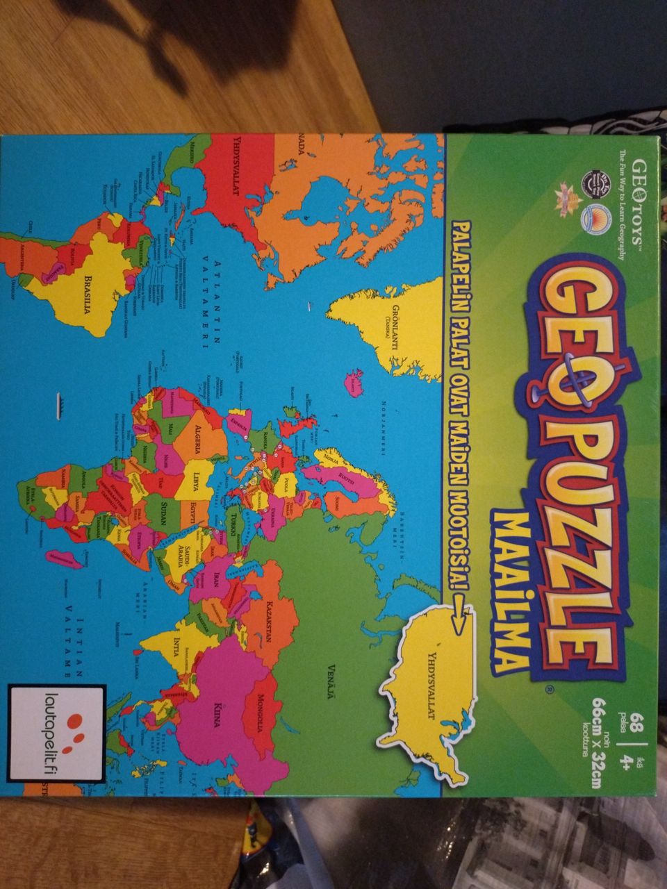 Geo Puzzle maailma 68 palaa