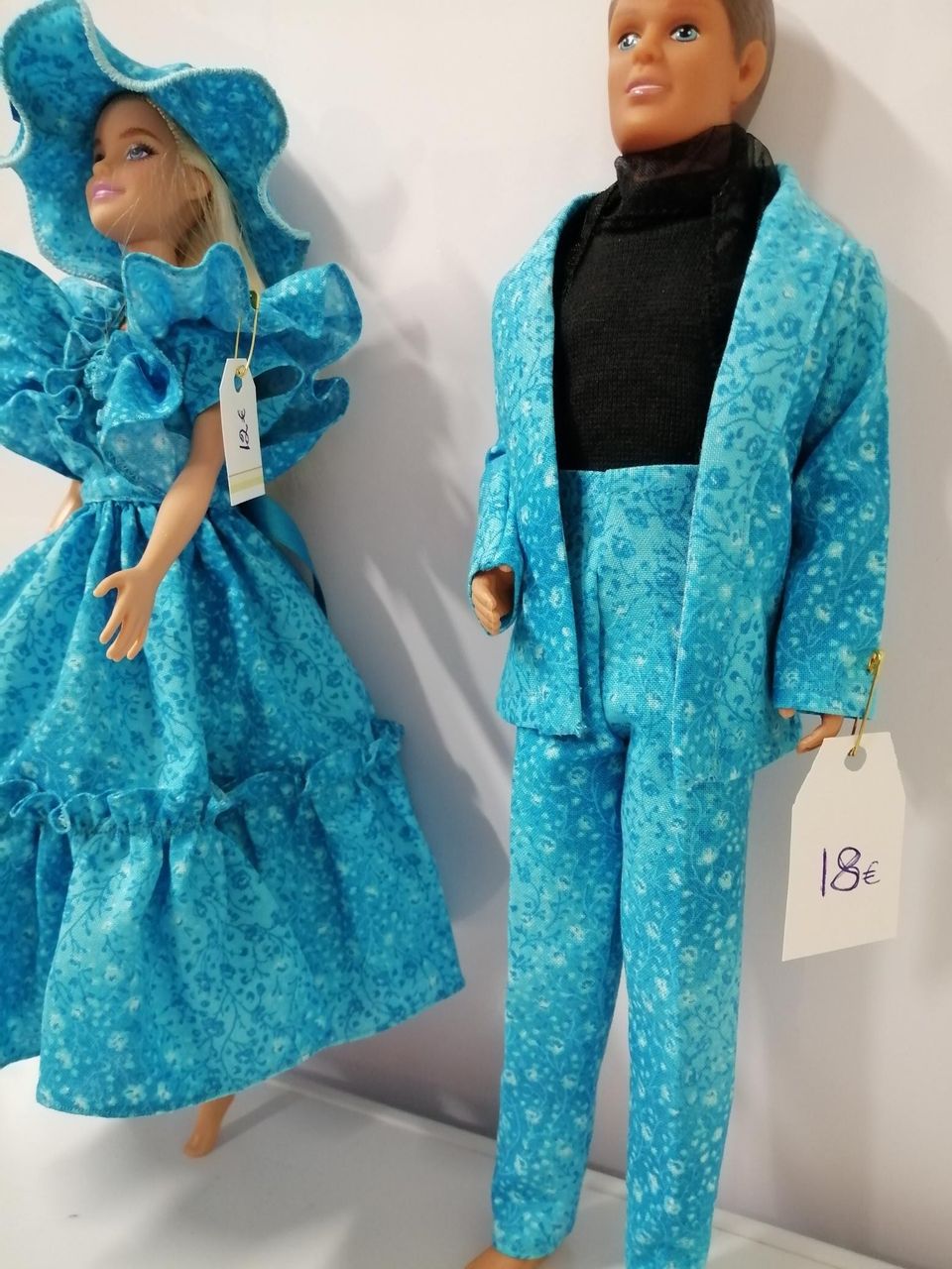 Barbie ja Ken vaatteineen uudet
