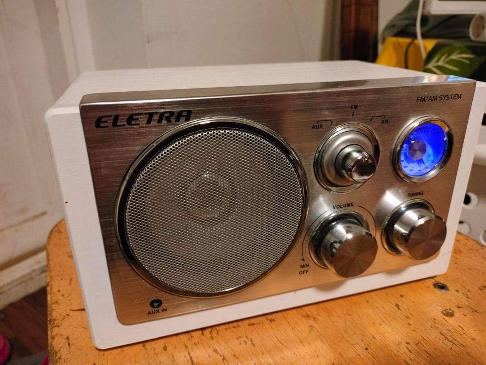 Tyylikäs radio (Electra)