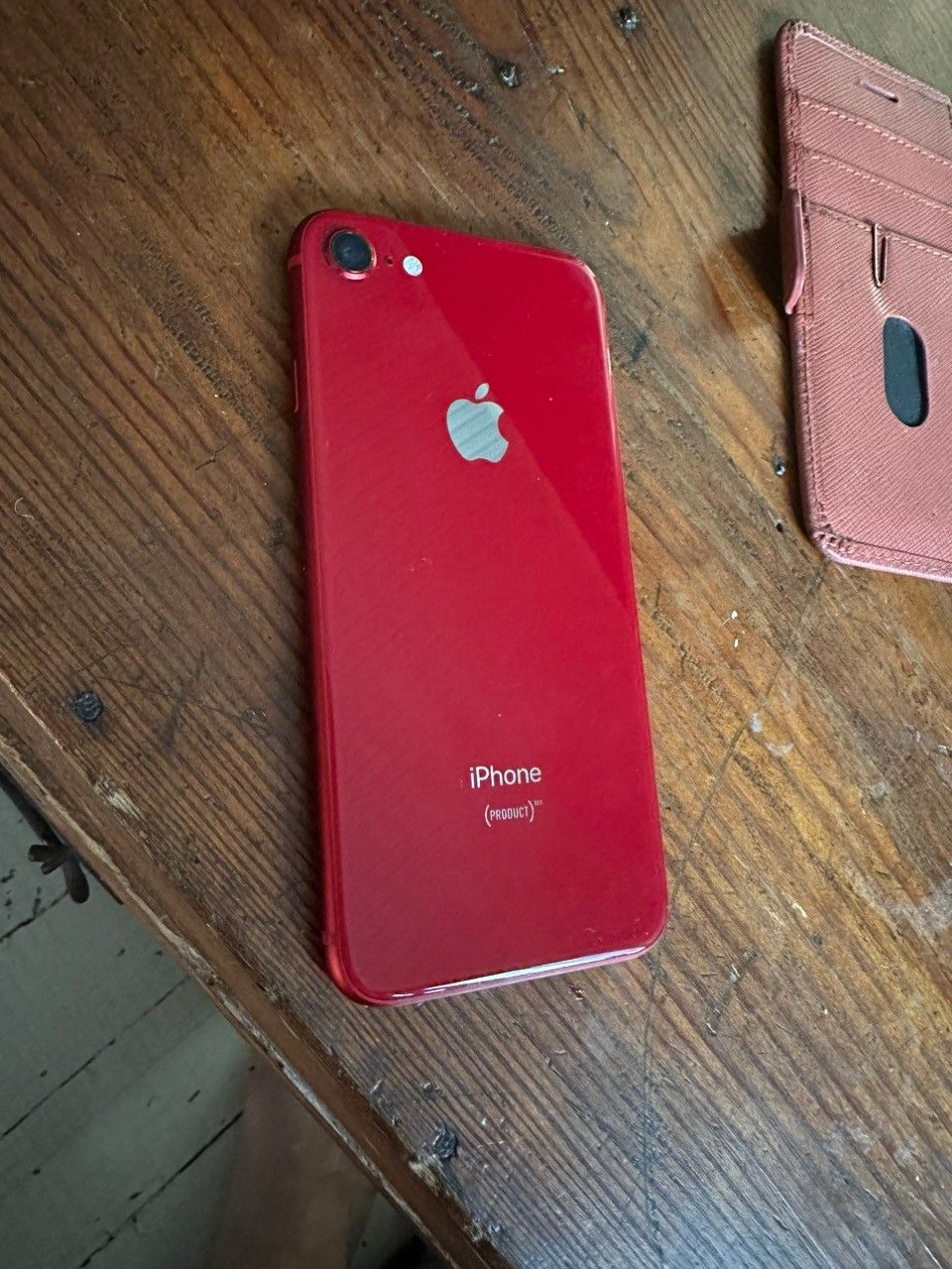 Myydään iPhone 8 Red product 64Gt