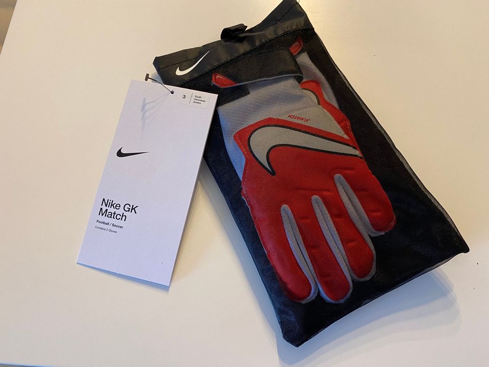 Nike maalivahdin hanskat, koko 3