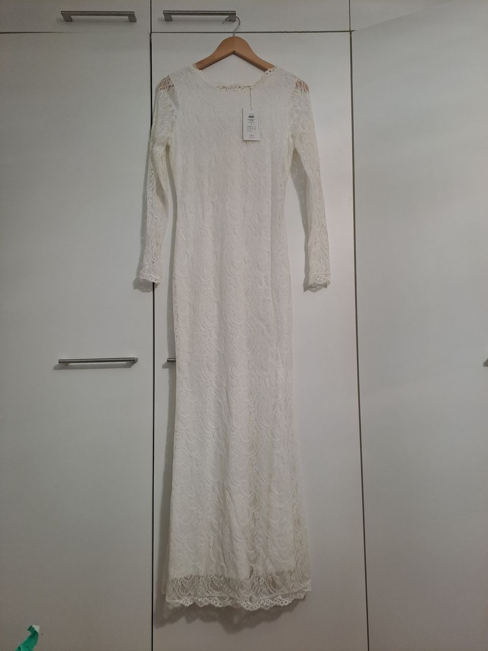 Vilan valkoinen mekko