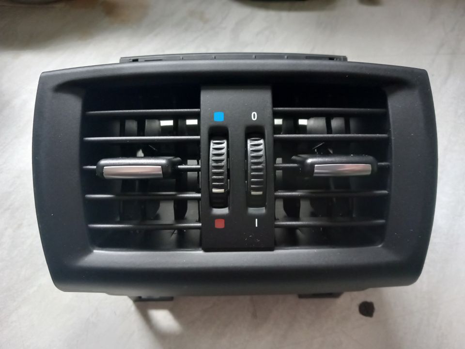 Bmw x3/x4/x5 64-22-9-200-888 Rear fresh air grille.