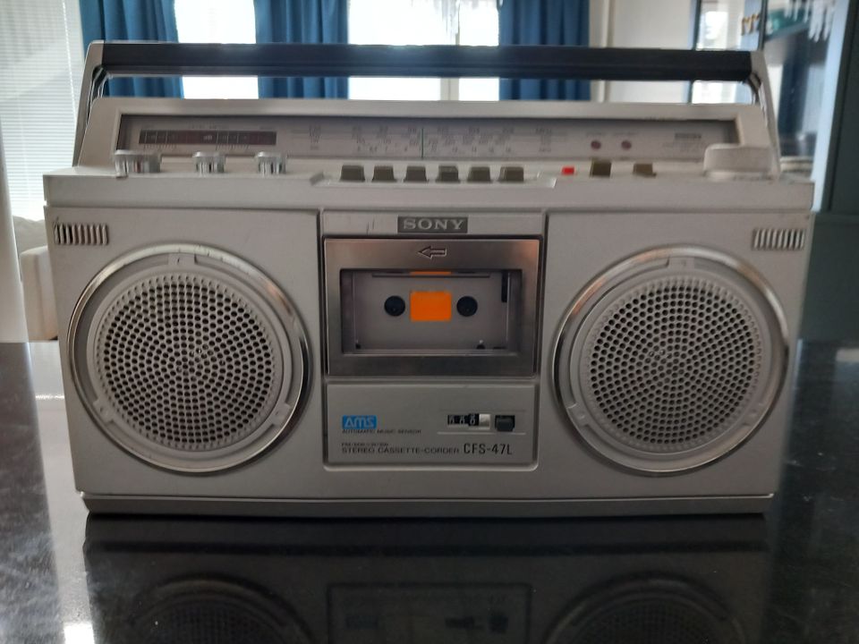 Sony CFS-47L vintage radio / kasettisoitin
