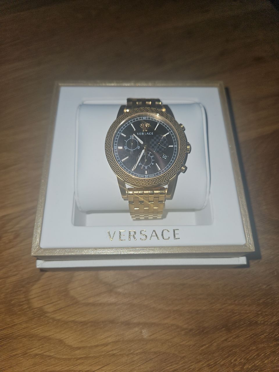 Versace kultakello